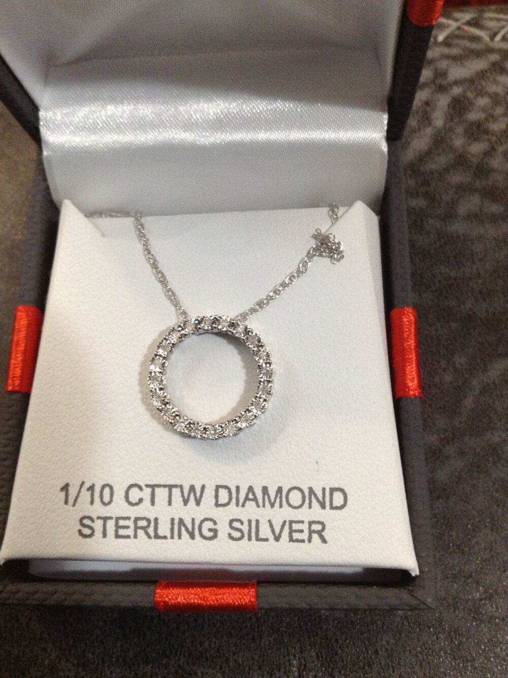 New In Box, Near-Worn Helzberg 110 CTTW diamond sterling silver pendant necklace